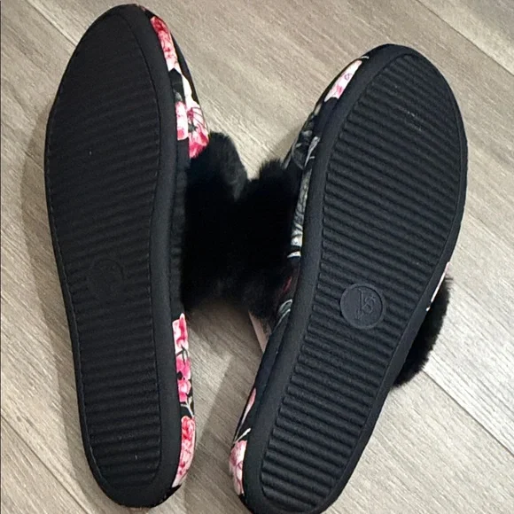 Victoria's Secret Black Floral Slippers - Picture 4 of 6